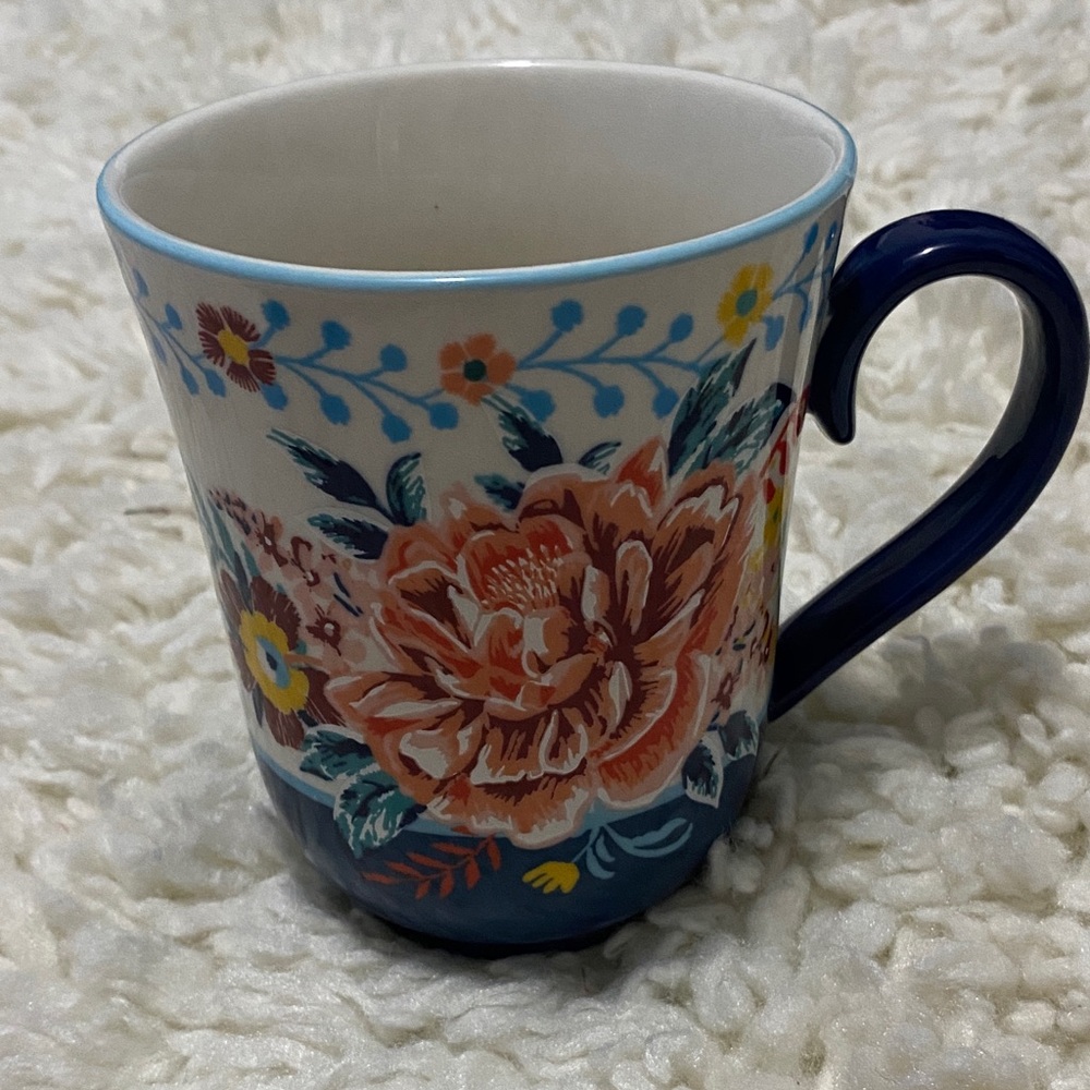 The Pioneer Woman Floral Mug with Navy Handle